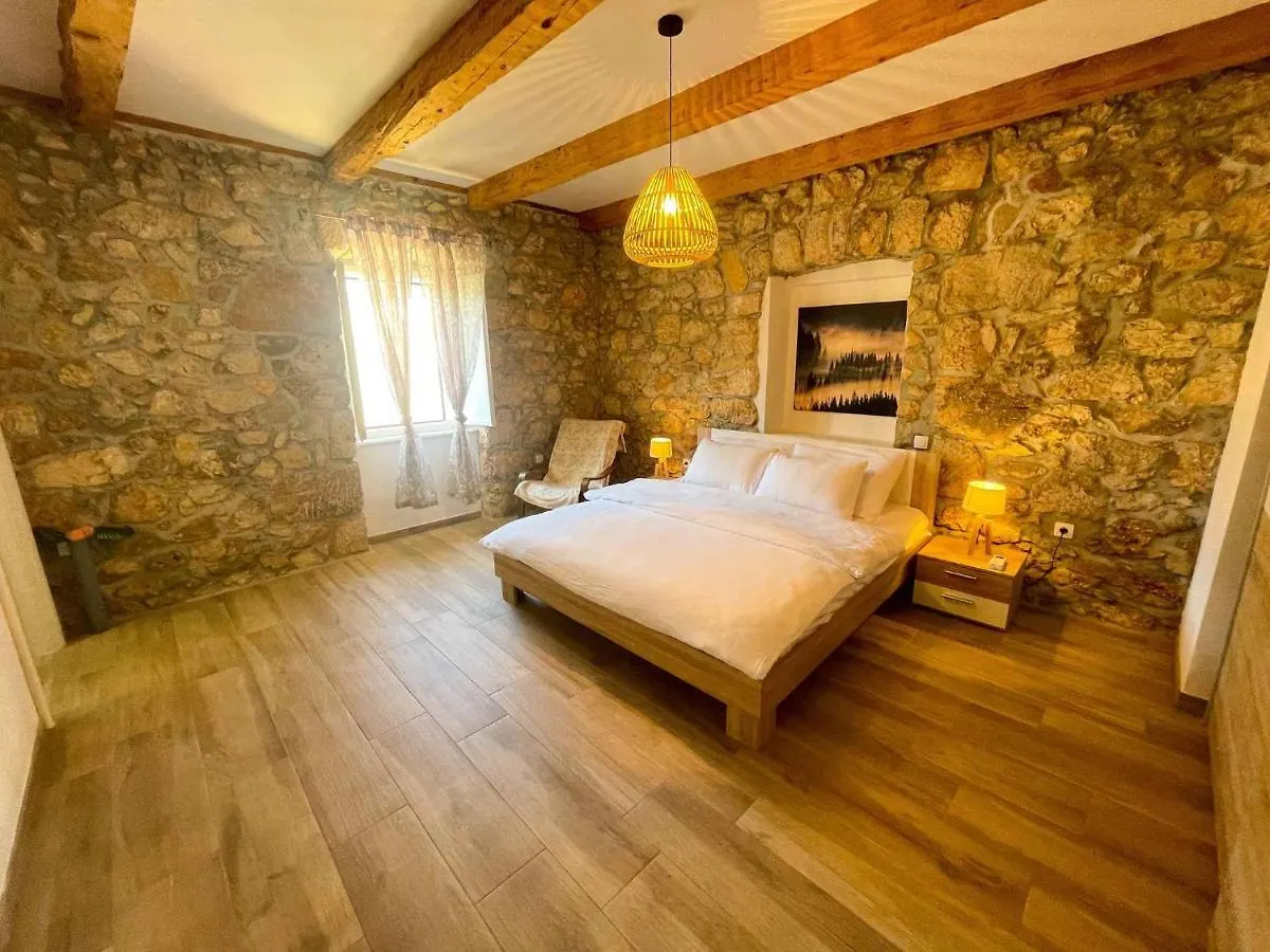 Holiday Home In Drivenik 42242