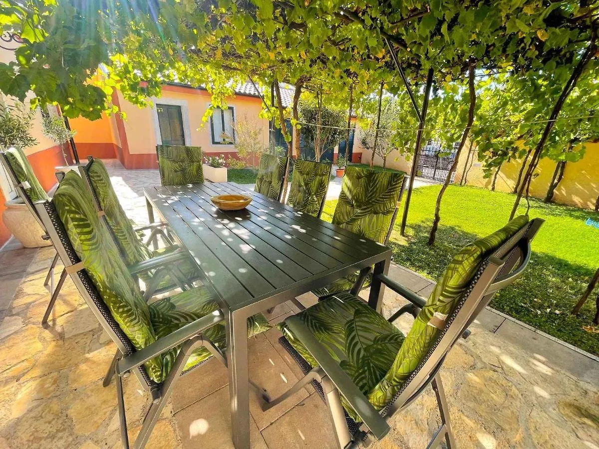 Holiday Home In Drivenik 42242 Croatia