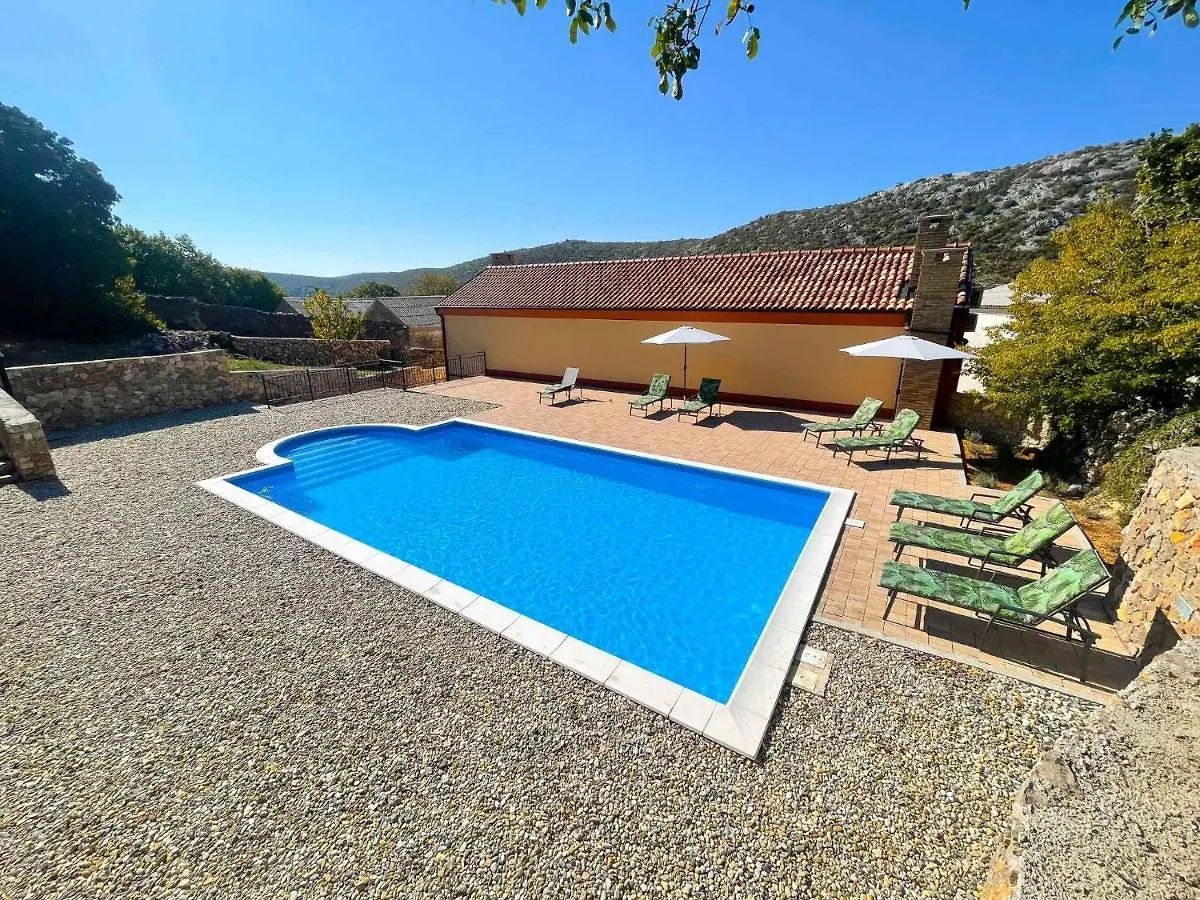 Holiday Home In Drivenik 42242