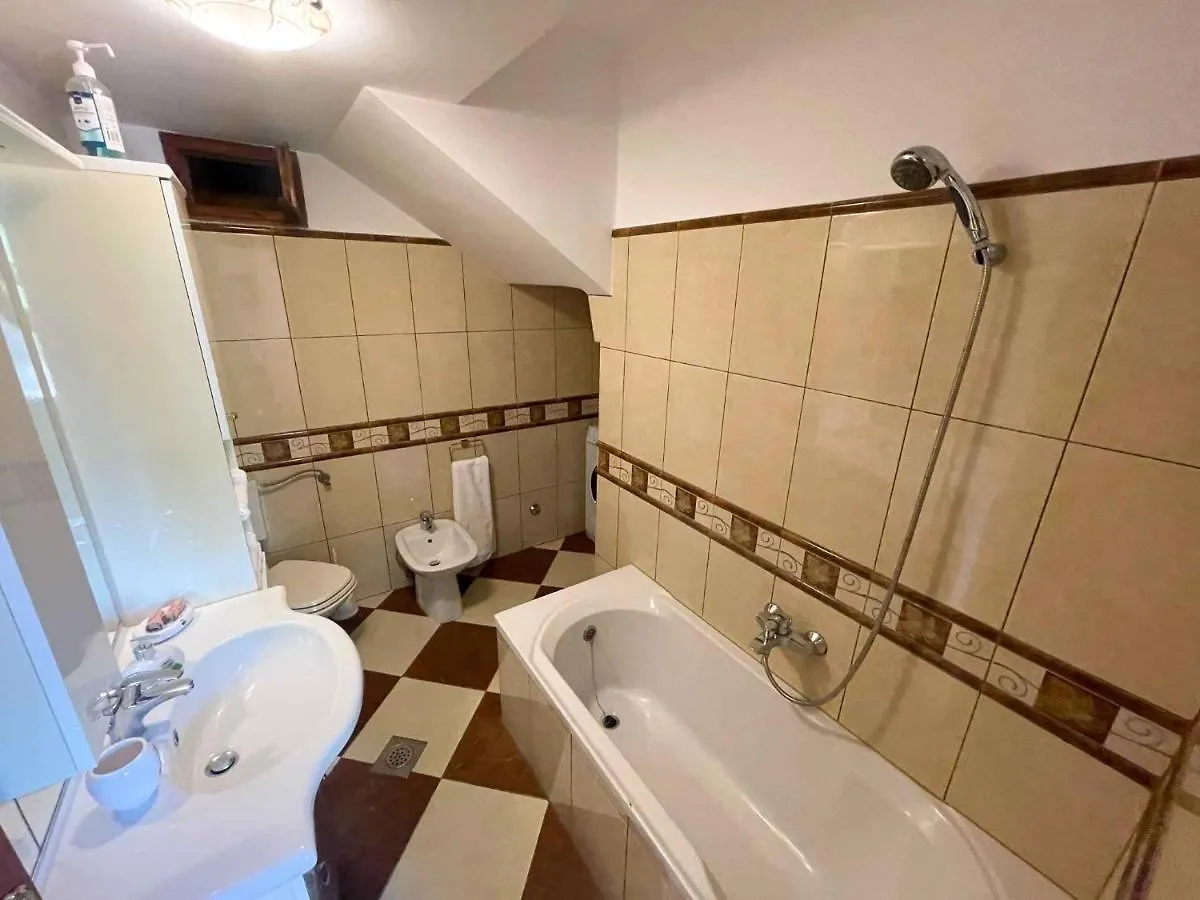 Holiday Home In Drivenik 42242