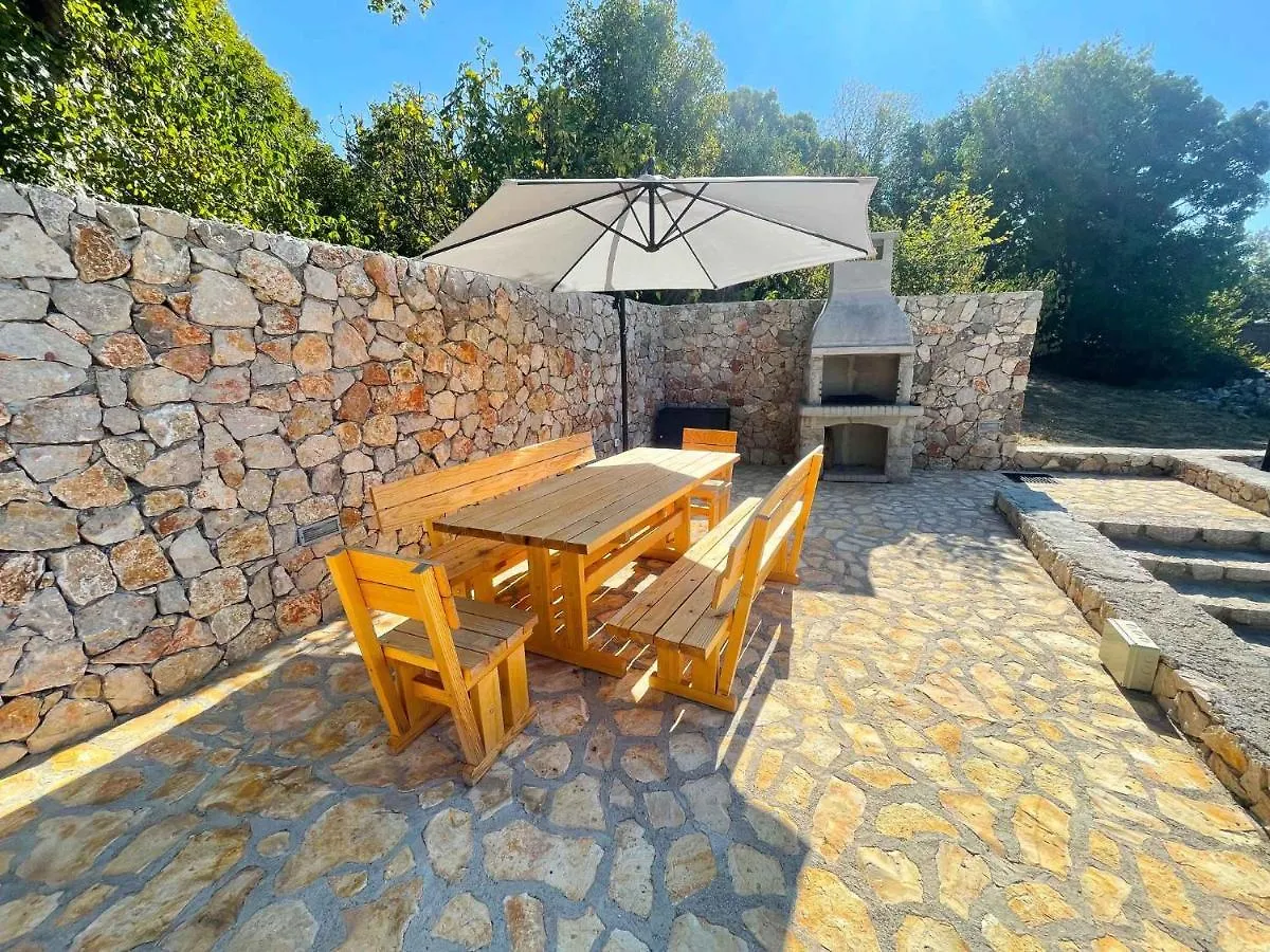 Holiday Home In Drivenik 42242 Croatia